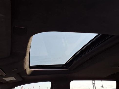 Used 2024 GMC Sierra 1500 Denali Ultimate image 9