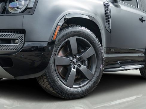 Used 2024 Land Rover Defender 90 Carpathian Edition image 32