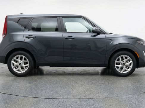 Used 2025 Kia Soul LX w/ LX Technology Package image 11
