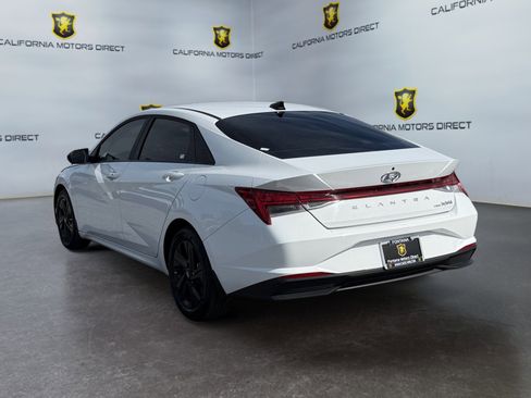 Used 2023 Hyundai Elantra Blue image 3