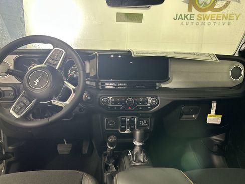 New 2025 Jeep Wrangler Sahara w/ Technology Group image 12