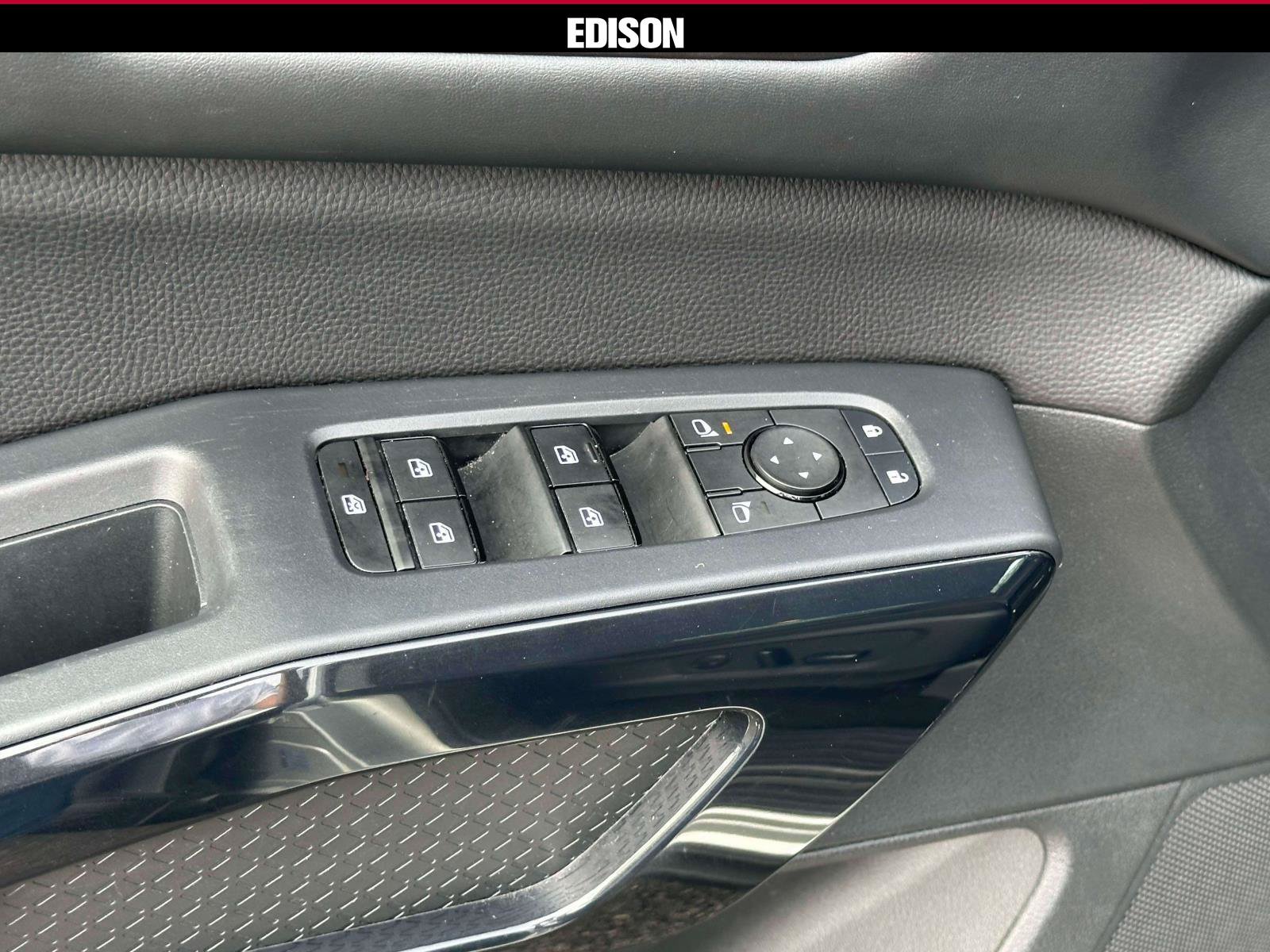 Used 2025 Nissan Pathfinder SV AWD/4WD image 17