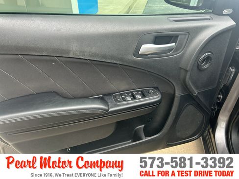 Used 2016 Dodge Charger R/T w/ Blacktop Package RWD image 9