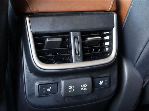 Used 2022 Subaru Outback Touring AWD/4WD image 24