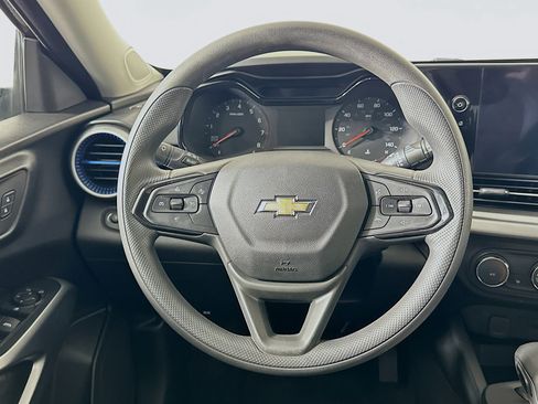 Used 2024 Chevrolet Trax LS w/ LS Convenience Package image 18