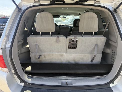 Used 2013 Toyota Highlander Plus AWD/4WD image 20