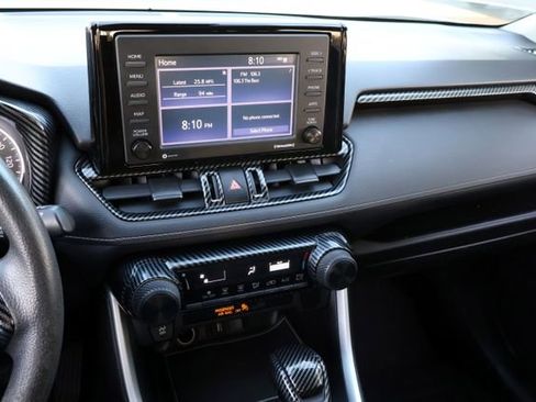 Used 2021 Toyota RAV4 LE image 26