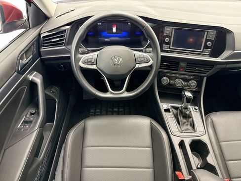 Used 2024 Volkswagen Jetta SE w/ Panoramic Sunroof Package FWD image 10