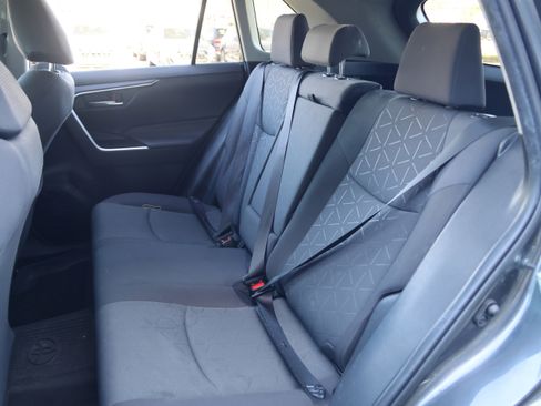 Used 2020 Toyota RAV4 XLE w/ All Weather Liner Package image 33