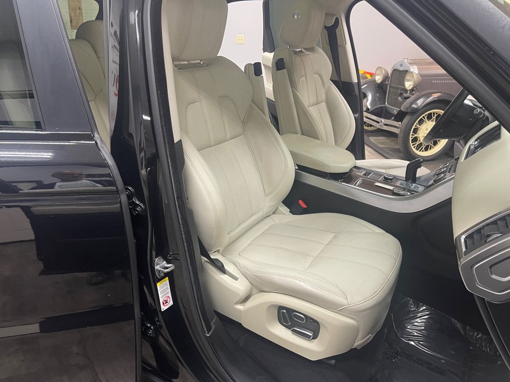 Used 2015 Land Rover Range Rover Sport HSE AWD/4WD image 25