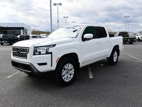 Used 2022 Nissan Frontier SV w/ Technology Package image 4