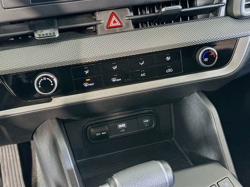 Used 2023 Kia Sportage LX image 16