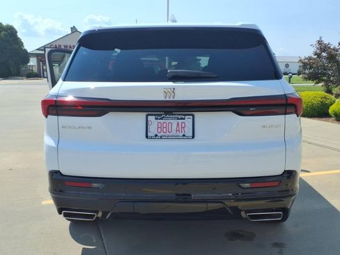 Used 2026 Buick Enclave Sport Touring FWD image 25
