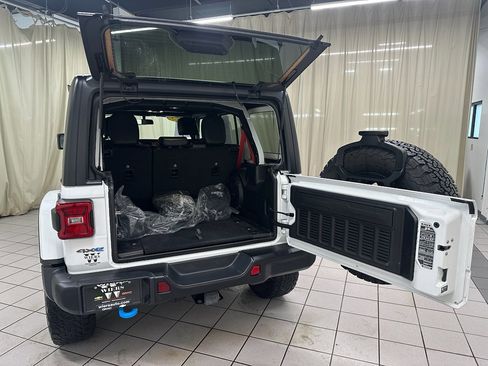 Used 2023 Jeep Wrangler Unlimited Rubicon 4xe image 8