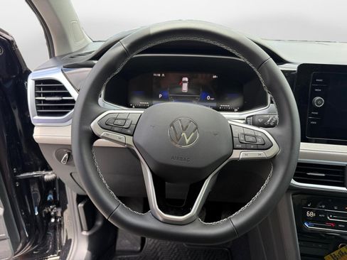 New 2026 Volkswagen Taos SE AWD/4WD image 10