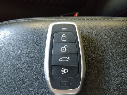 Used 2017 Dodge Journey SE w/ Flexible Seating Group FWD image 32