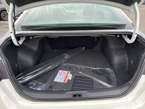 New 2025 Nissan Altima 2.5 SR image 35