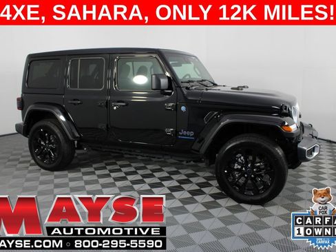 Used 2025 Jeep Wrangler Unlimited Sahara w/ Safety Group AWD/4WD image 1