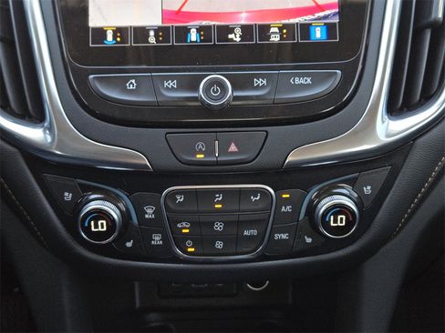 Used 2022 Chevrolet Equinox Premier image 14