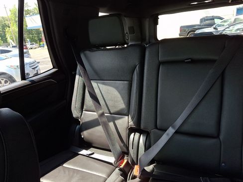 Used 2023 Chevrolet Tahoe Z71 AWD/4WD image 18