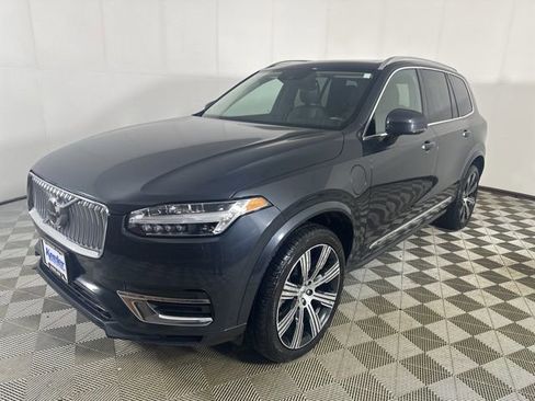 Used 2021 Volvo XC90 T8 Inscription w/ Climate Package image 2