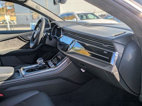 Used 2022 Audi RS Q8 image 42