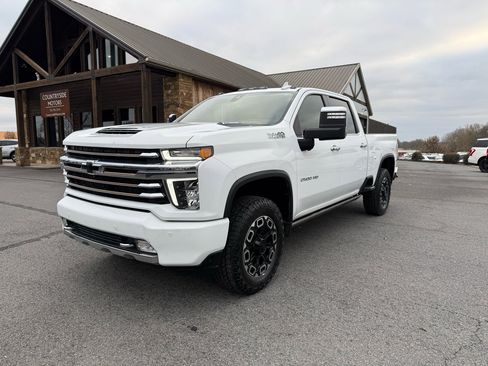 Used 2021 Chevrolet Silverado 2500 High Country image 2