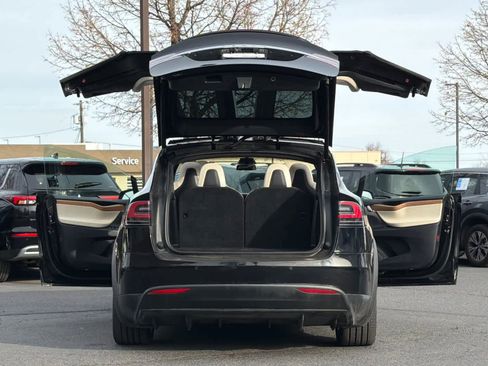 Used 2020 Tesla Model X Long Range image 12