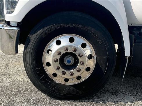 Used 2018 Ford F650 2WD Regular Cab Super Duty image 8