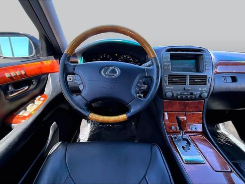 Used 2004 Lexus LS 430 RWD image 5