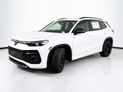 New 2025 Volkswagen Tiguan SE R-Line image 2