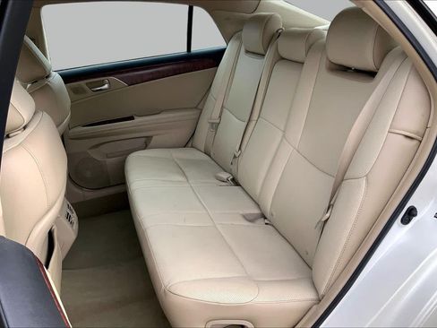 Used 2011 Toyota Avalon Limited FWD image 19