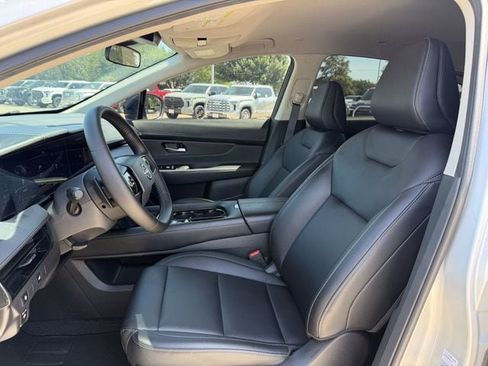 Used 2025 Nissan Murano SV FWD image 23
