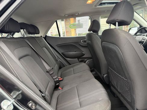 Used 2022 Hyundai Venue SEL w/ Cargo Package FWD image 20