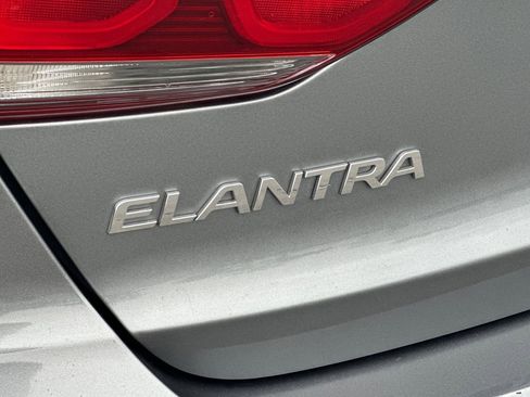 Used 2018 Hyundai Elantra SEL w/ Cargo Package image 21