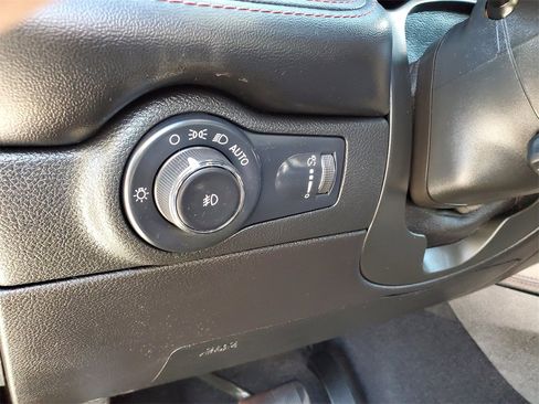 Used 2023 Dodge Durango GT image 13