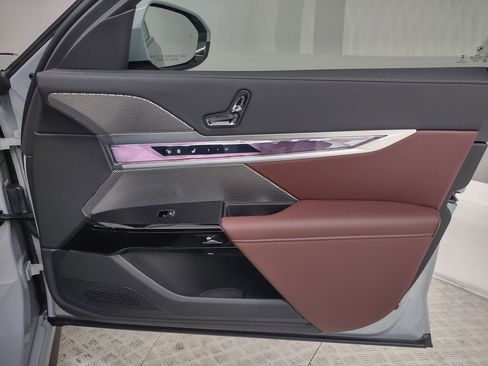 New 2026 BMW 740i w/ Premium Package image 26