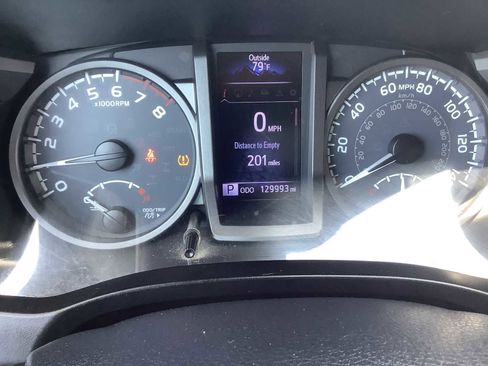 Used 2016 Toyota Tacoma TRD Off-Road w/ Towing Package AWD/4WD image 18
