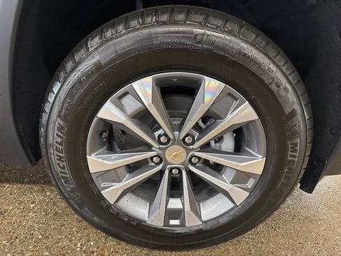 New 2026 Chevrolet Equinox LT w/ Safety and Technology Package AWD/4WD image 9