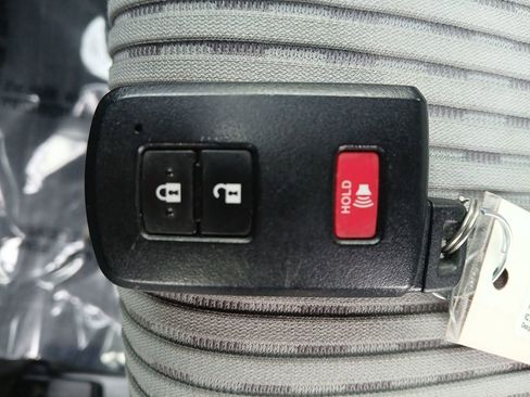 Used 2017 Toyota Prius V Two image 30