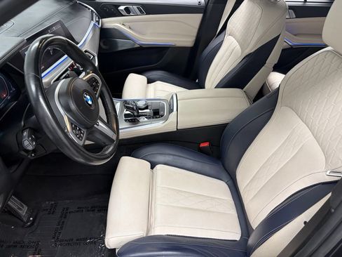 Used 2022 BMW X5 M50i w/ Executive Package AWD/4WD image 15