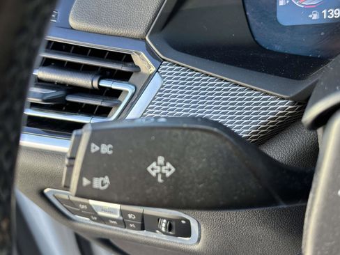 Used 2022 BMW X6 xDrive40i w/ M Sport Package image 30