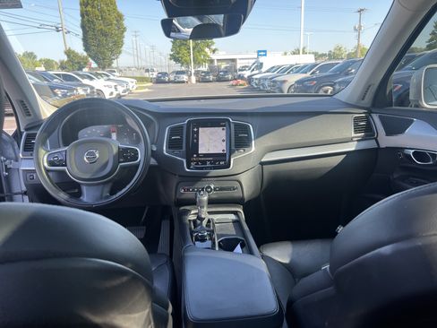 Used 2022 Volvo XC90 T5 Momentum w/ Climate Package FWD image 30