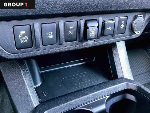 Used 2022 Toyota Tacoma TRD Off-Road w/ Technology Package AWD/4WD image 36