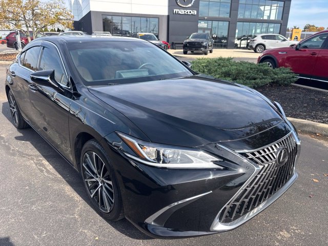 Used 2024 Lexus ES 300h w/ Premium Package FWD image 2