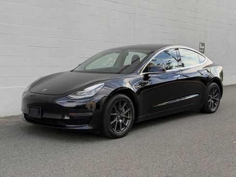 Used 2018 Tesla Model 3 Long Range AWD/4WD image 2