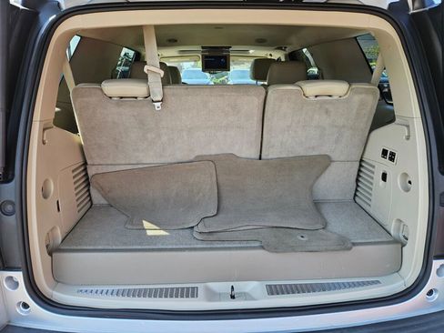 Used 2015 Cadillac Escalade Luxury image 14