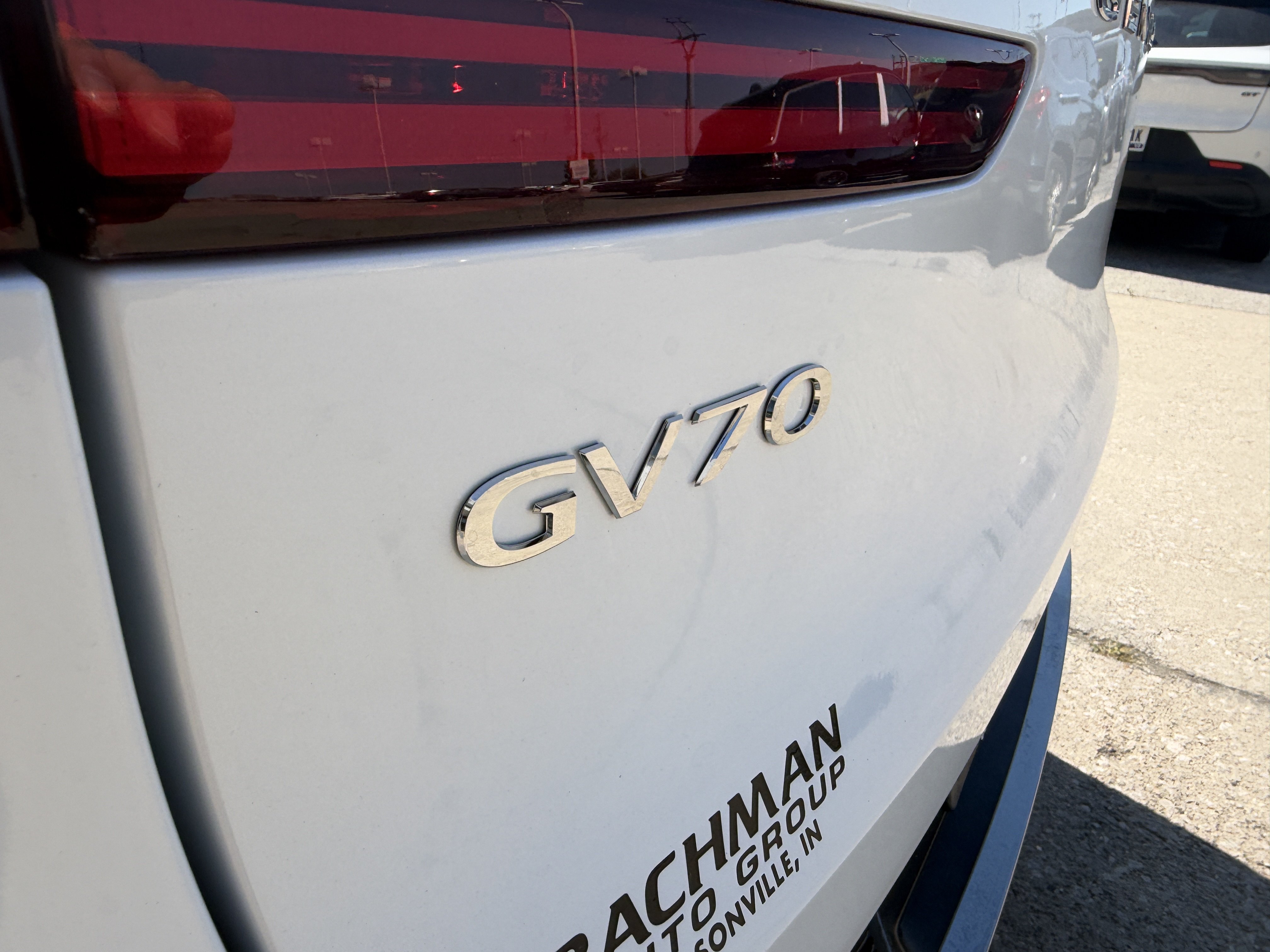 Used 2022 Genesis GV70 2.5T w/ Advanced Package AWD/4WD image 9