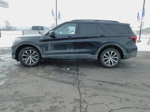 Used 2025 Ford Explorer ST-Line image 6