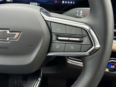 Used 2025 Chevrolet Equinox ACTIV w/ Convenience Package III AWD/4WD image 8